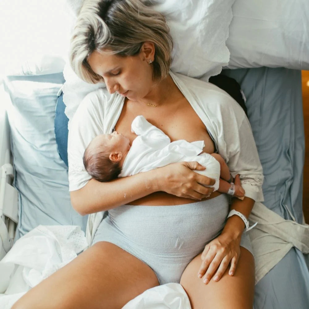 Intimo monouso a vita alta post parto cesareo Frida Mom (8 pezzi)